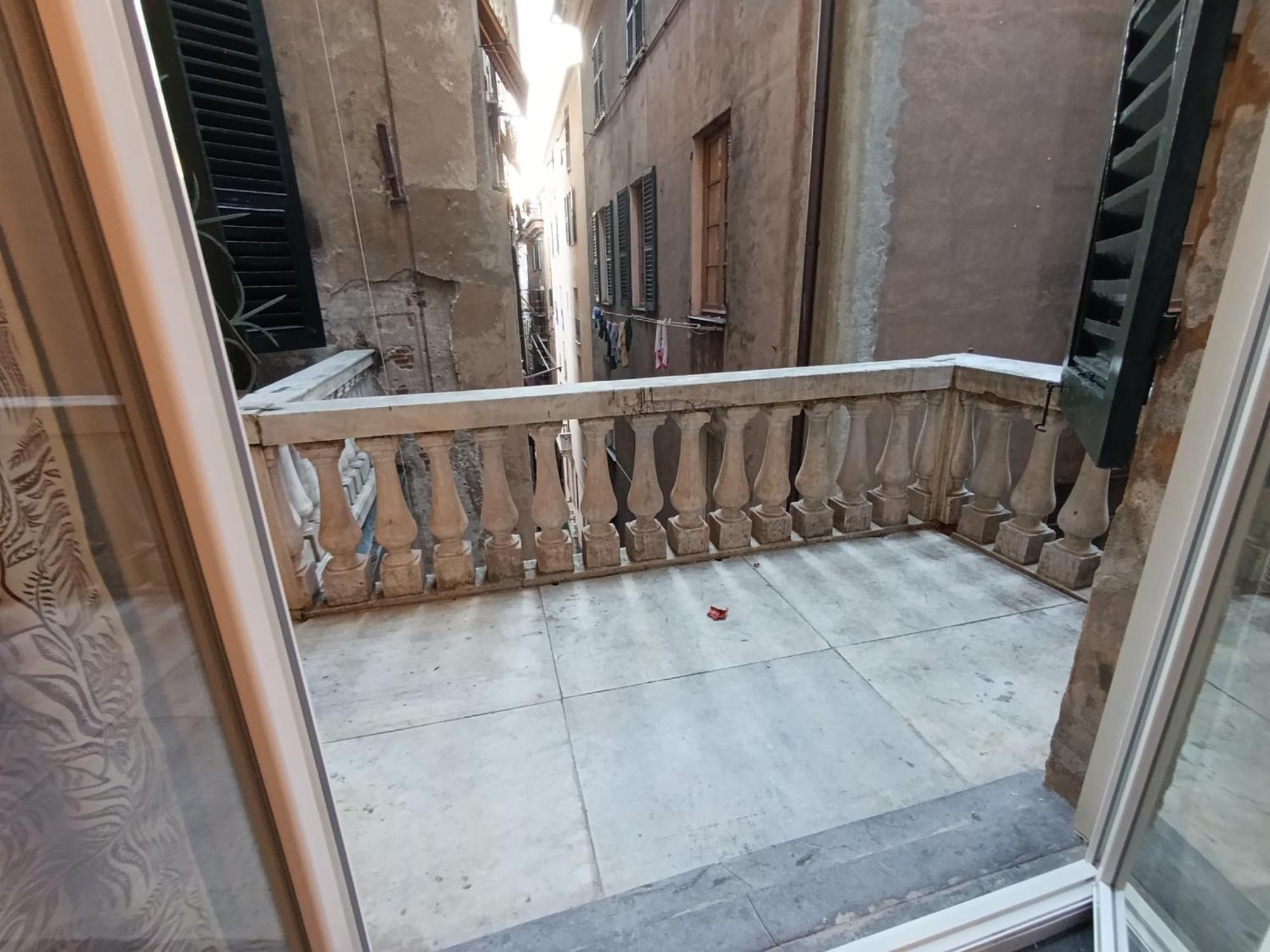 Cozy Design And Balcony Genoa